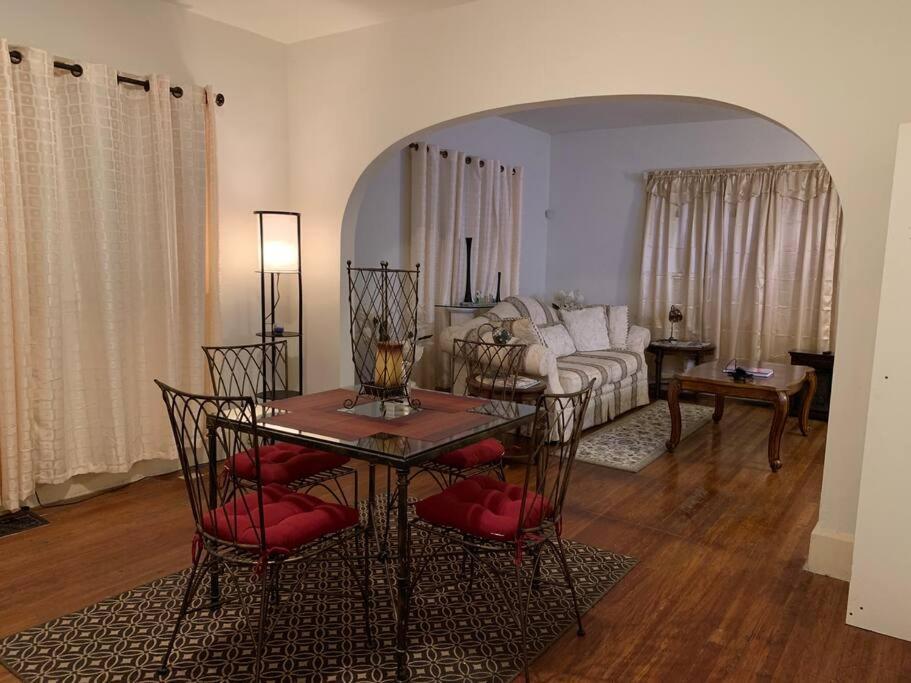 Comfortable 2-Bdrm Spacious Home With Wifi & Patio Indianapolis Exterior foto