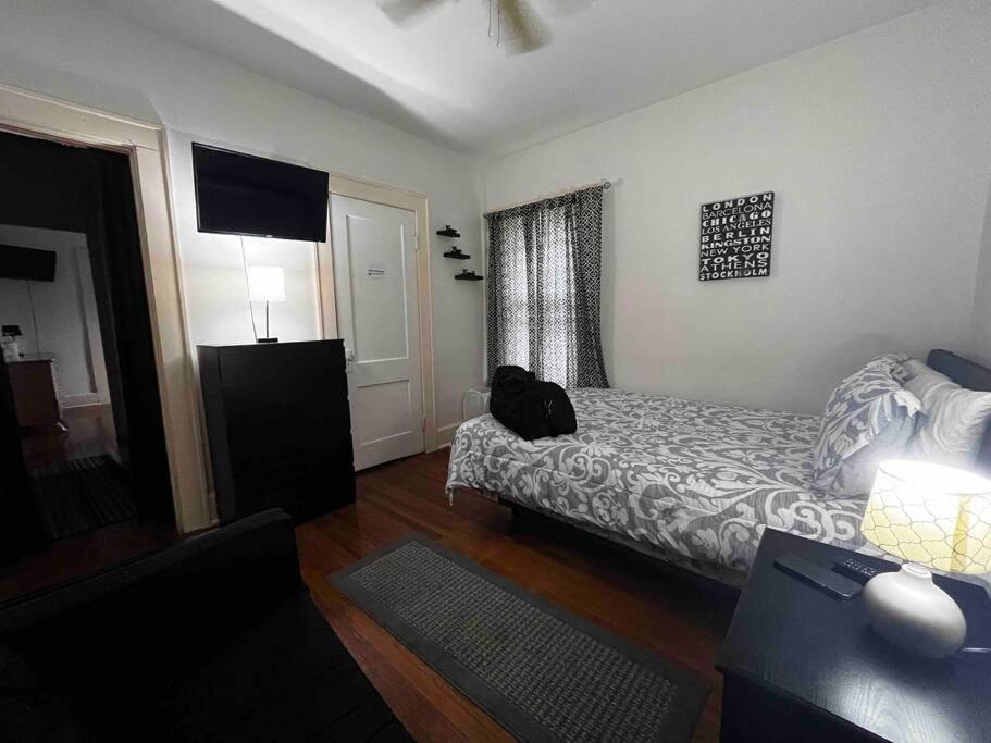 Comfortable 2-Bdrm Spacious Home With Wifi & Patio Indianapolis Exterior foto
