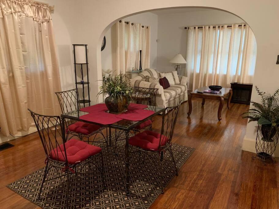 Comfortable 2-Bdrm Spacious Home With Wifi & Patio Indianapolis Exterior foto