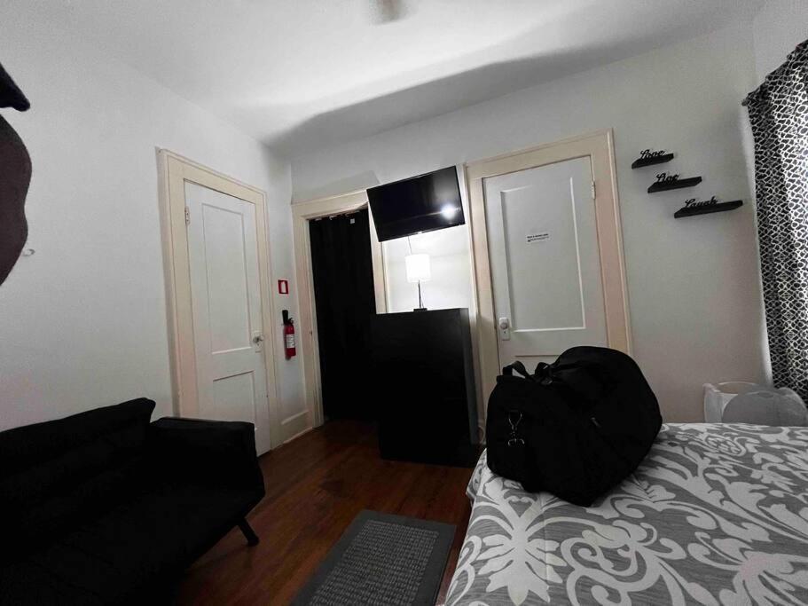 Comfortable 2-Bdrm Spacious Home With Wifi & Patio Indianapolis Exterior foto